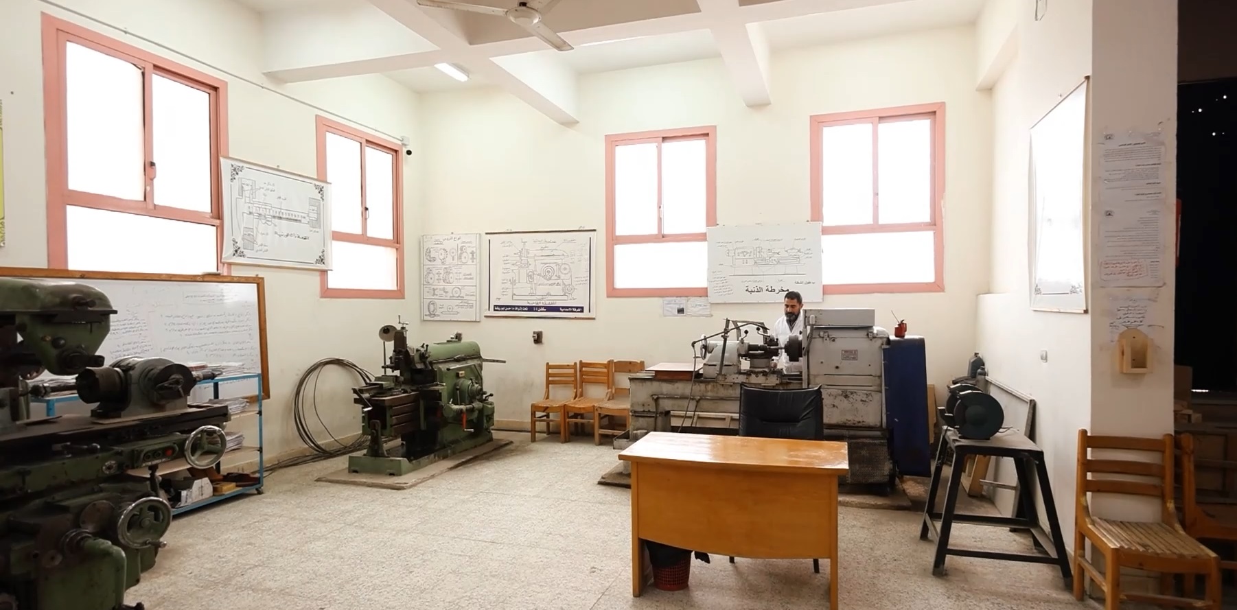 مكتبة المعهد